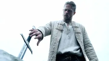 Zasłona do filmu "Król Artur: Legenda miecza" #280587