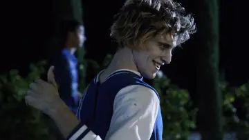 Zasłona do filmu "The Coed and the Zombie Stoner" #1867291