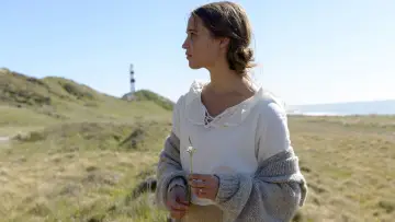 Zasłona do filmu "Światło między oceanami" #241364