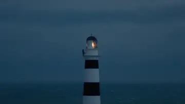 Zasłona do filmu "Światło między oceanami" #241369
