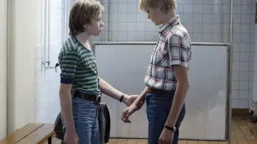 Zasłona do filmu "Szybkim krokiem" #494158