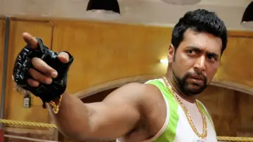 Zasłona do filmu "பூலோகம்" #725456