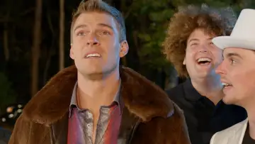 Zasłona do filmu "Blue Mountain State: The Rise of Thadland" #441734