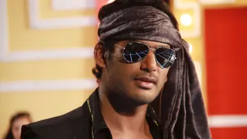 Zasłona do filmu "மத கஜ ராஜா" #1782839