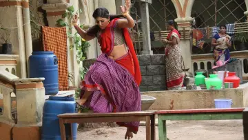 Zasłona do filmu "மத கஜ ராஜா" #1782845