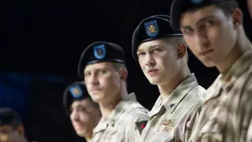 Zasłona do filmu "Najdłuższy marsz Billy