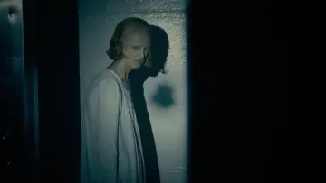 Zasłona do filmu "Opętana" #1827835