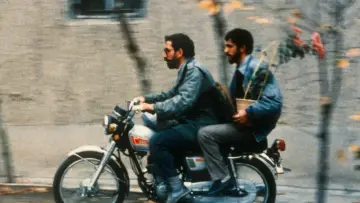 Zasłona do filmu "کلوزآپ ، نمای نزدیک" #1746318