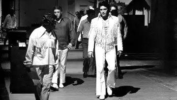 Zasłona do filmu "Elvis: Tak to jest" #429414