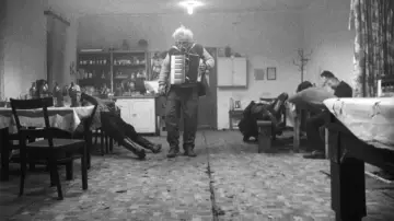 Zasłona do filmu "Szatańskie tango" #1011114