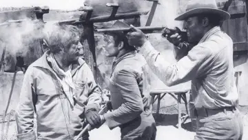 Zasłona do filmu "Rio Conchos" #1092361