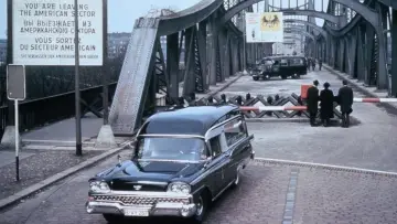 Zasłona do filmu "Pogrzeb w Berlinie" #364771
