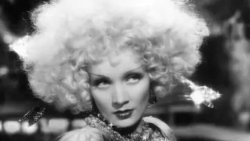 Zasłona do filmu "Blond Wenus" #492355
