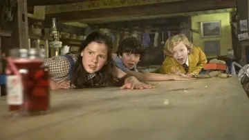 Zasłona do filmu "Niania i wielkie bum" #293353