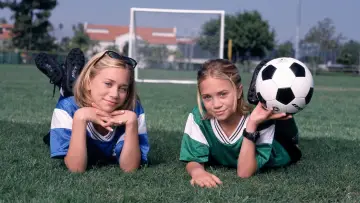 Zasłona do filmu "Mary-Kate i Ashley: Bliźniaczki na boisku" #1035754