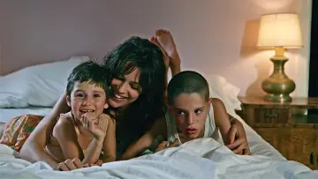Zasłona do filmu "Coś pięknego" #989097