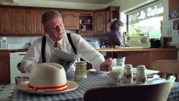 Zasłona do filmu "Mrs Caldicot