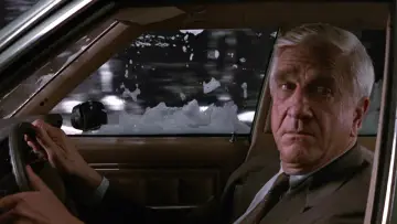Zasłona do filmu "Naga broń 2 1/2: Kto obroni prezydenta?" #658597