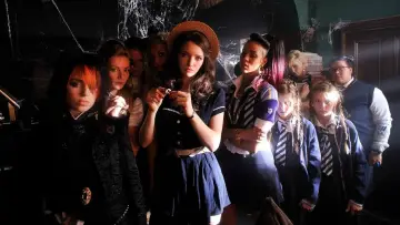 Zasłona do filmu "St Trinian