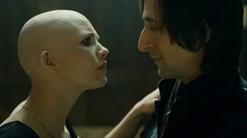 Zasłona do filmu "Istota" #810595