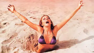 Zasłona do filmu "Blood Beach" #462585
