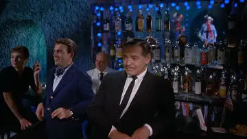 Zasłona do filmu "Zaczęło się w Neapolu" #1578808
