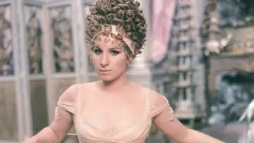 Zasłona do filmu "W pogodny dzień zobaczysz przeszłość" #1885075
