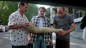 Zasłona do filmu "Tre uomini e una gamba" #747345
