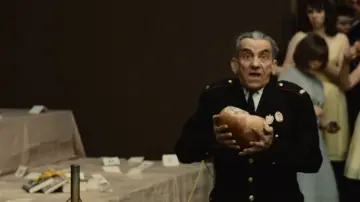 Zasłona do filmu "Pali się, moja panno" #1088604