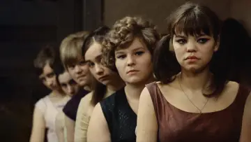 Zasłona do filmu "Pali się, moja panno" #456547