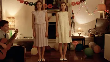 Zasłona do filmu "Kieł" #240162