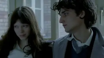 Zasłona do filmu "Piękna" #1082047