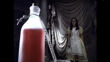 Zasłona do filmu "Alicja w Krainie Czarów" #999536