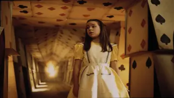 Zasłona do filmu "Alicja w Krainie Czarów" #999537