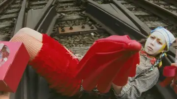 Zasłona do filmu "式日" #1143863