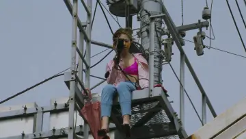 Zasłona do filmu "式日" #1143869