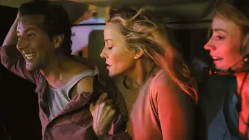 Zasłona do filmu "O krok od zagłady" #1004550