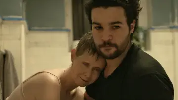 Zasłona do filmu "James White" #688000