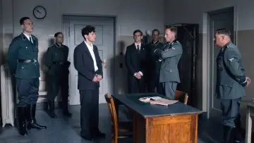 Zasłona do filmu "13 minut" #384289