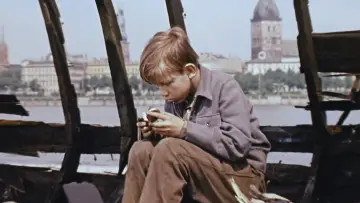 Zasłona do filmu "Kapteiņa Enriko pulkstenis" #1147445