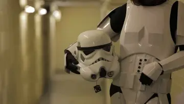 Zasłona do filmu "Elstree 1976" #741907