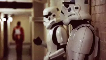 Zasłona do filmu "Elstree 1976" #741908