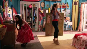 Zasłona do filmu "Teen Beach 2" #980543