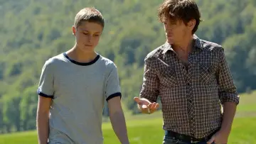Zasłona do filmu "Z podniesionym czołem" #232376