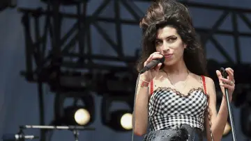 Zasłona do filmu "Amy" #392281