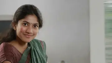 Zasłona do filmu "പ്രേമം" #689513