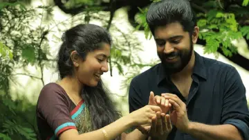 Zasłona do filmu "പ്രേമം" #689514