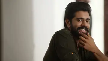 Zasłona do filmu "പ്രേമം" #689532