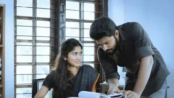 Zasłona do filmu "പ്രേമം" #689540