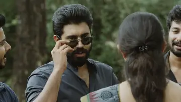 Zasłona do filmu "പ്രേമം" #689550